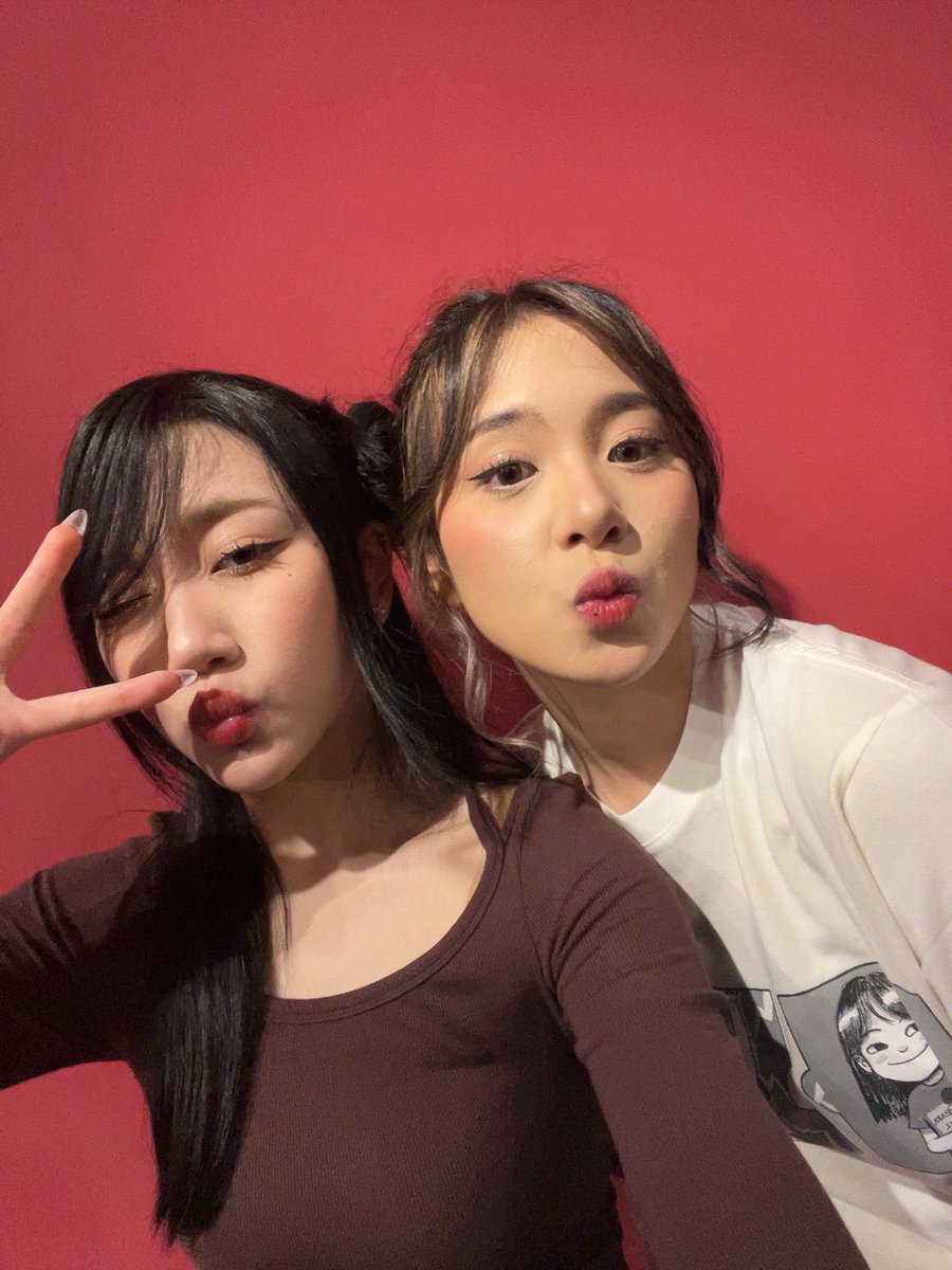 Marsha Lenathea tweet media