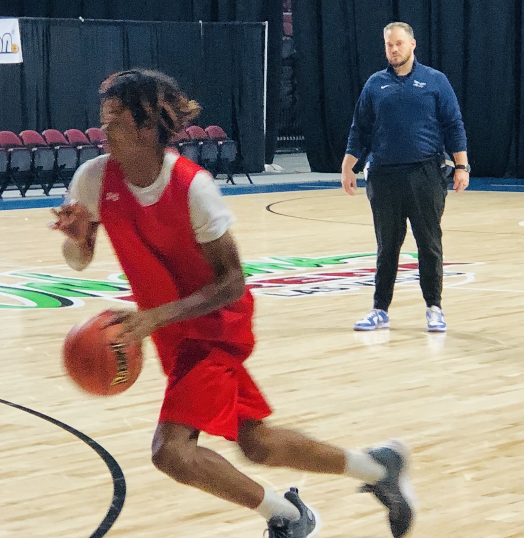 Head men's 🏀 coach of National Park College, 2023-24 NJCAA D2 Natl Champs & Coach of the Year @DillonHargrove had coaches furiously taking notes on his LAS VEGAS NABC Championship BB Clinic session 'Installing The Ghost Offense: Playing w/Pace & Controlled Freedom.' Huge buzz!