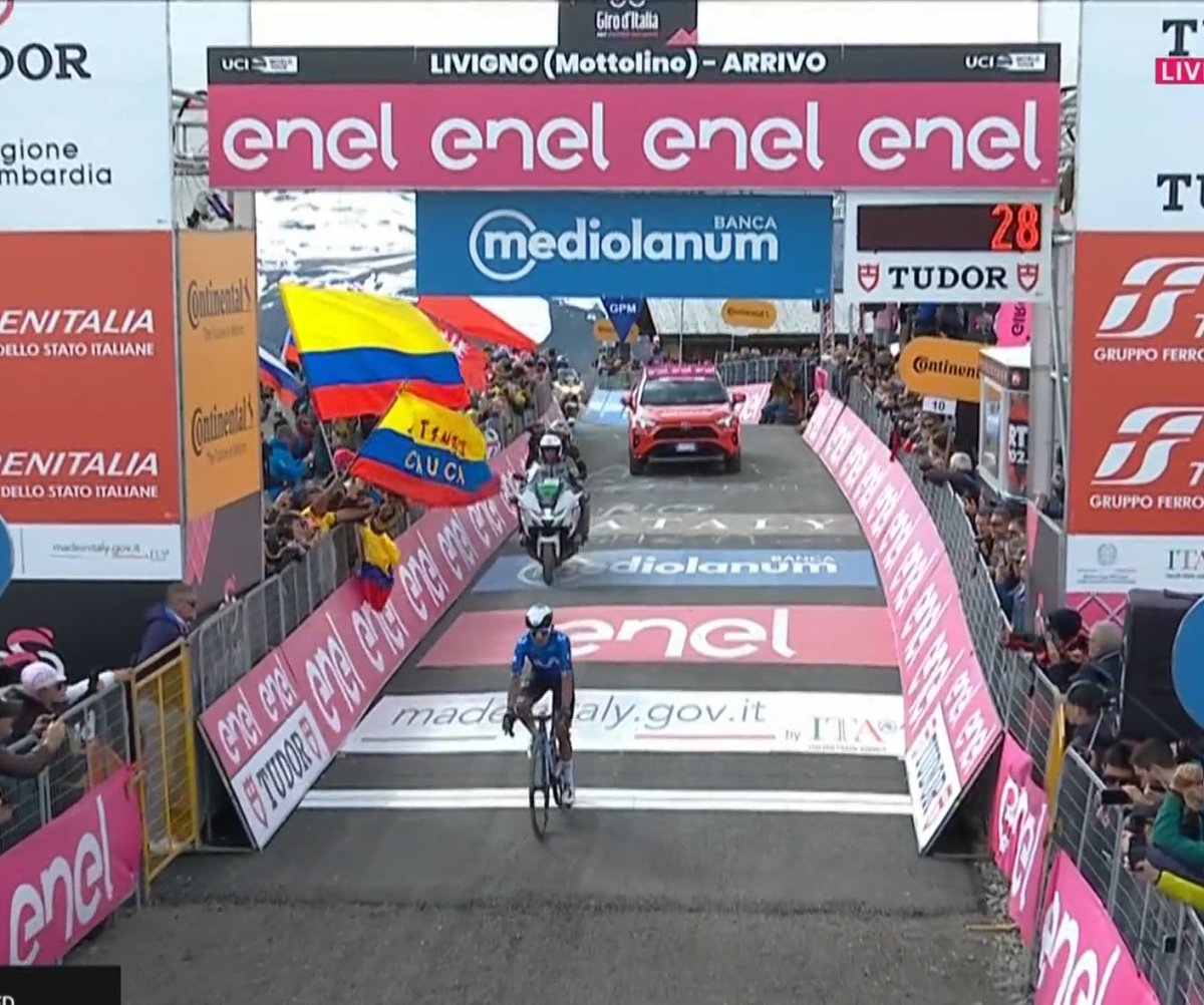 DeportColombia's tweet photo. ¡QUE ETAPA NAIROMAN 🤩! El cóndor colombiano finalizó segundo en la montaña. 

Nuestro guerrero del Movistar se fue en la fuga y estuvo al borde del triunfo, sin embargo, fue Pogačar el que triunfó en el final. 

¡ESTÁS DE VUELTA NAIRO 💛💛💙❤️! https://t.co/Df1YdTXNlb