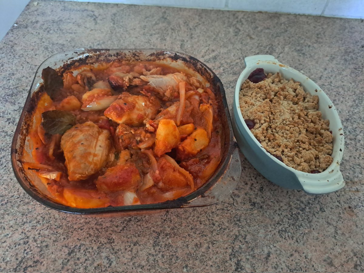 NatCy891's tweet image. #oopsivediditagain 

Tava, with a summer berries #crumble

#nomnom