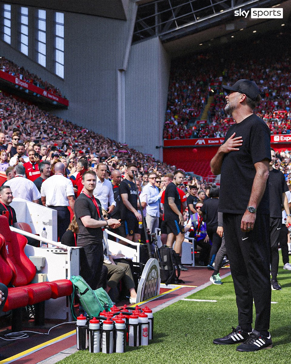 SkySportsPL's tweet photo. One last time at Anfield ❤️ https://t.co/jF9NBOCPub