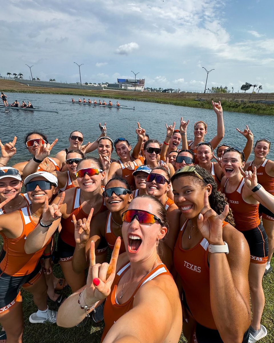 Light the Tower! 🤘

#HookEm | #HereComesTexas