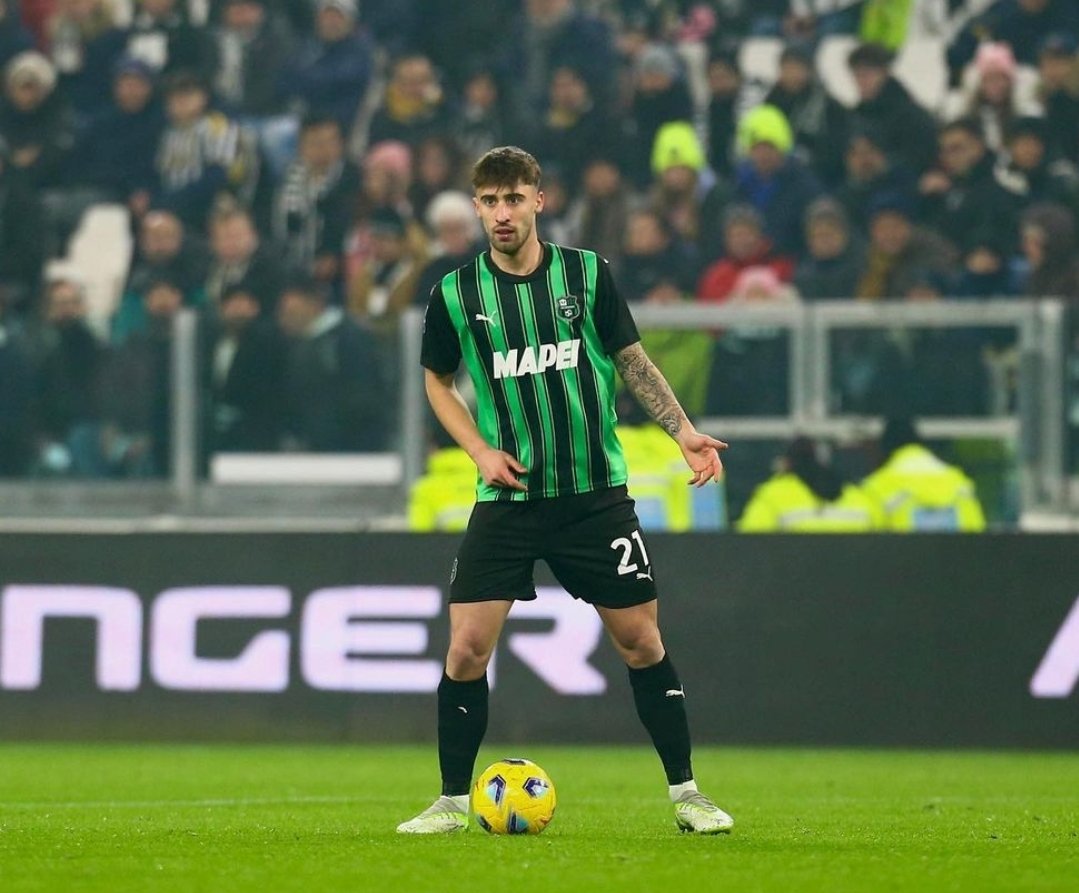 🔻 | Sassuolo est relégué en Serie B, ce qui signifie que Mattia Viti devrait revenir à l'#OGCNice, après n'avoir disputé que 17 petits matchs cette saison.

Transféré à Nice à l'été 2022 pour 13M, le défenseur central italien n'en vaut plus que 6 😬

Grosse erreur de casting.