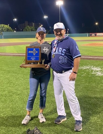 PrincipalLCHS's tweet image. Thanks for sending me out in style, Coach! 🐻🏆⚾ La Cueva&apos;s athletic department and student athletes will always hold a special place in my 💙 #WALC #BearPride