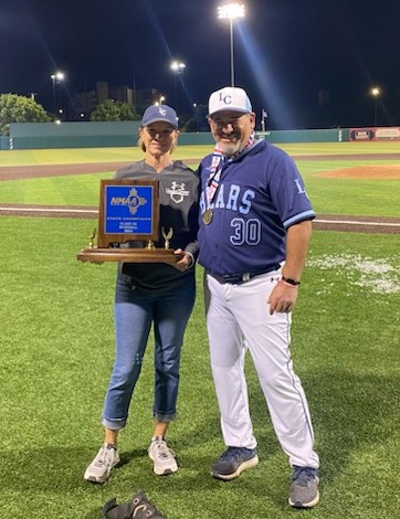 Thanks for sending me out in style, Coach! 🐻🏆⚾ La Cueva's athletic department and student athletes will always hold a special place in my 💙 #WALC #BearPride