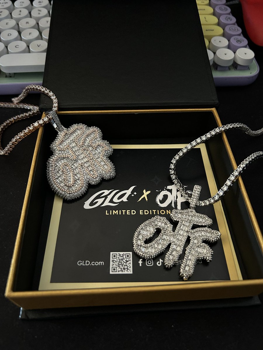 Lil Durk - RN4L 0:44 😂🫣🔥

s/o <a href="/lildurk/">THE VOICE</a> &amp; <a href="/shopgld/">The GLD Shop</a> man appreciate yall these too tuff 🙏🏾