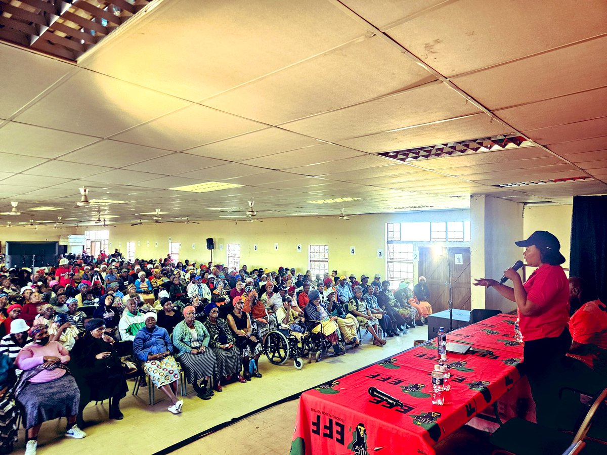 [in Pictures]

The Treasurer General Cmsr @OmphileMaotwe is Hosting Lunch with Elders at Ikhethelo Secondary School, Bethal Ward 23 in Govan Mbeki Subregion.

The EFF believes in the complete emancipation of women & will strive to realize women's liberation

#MalemaForSAPresident