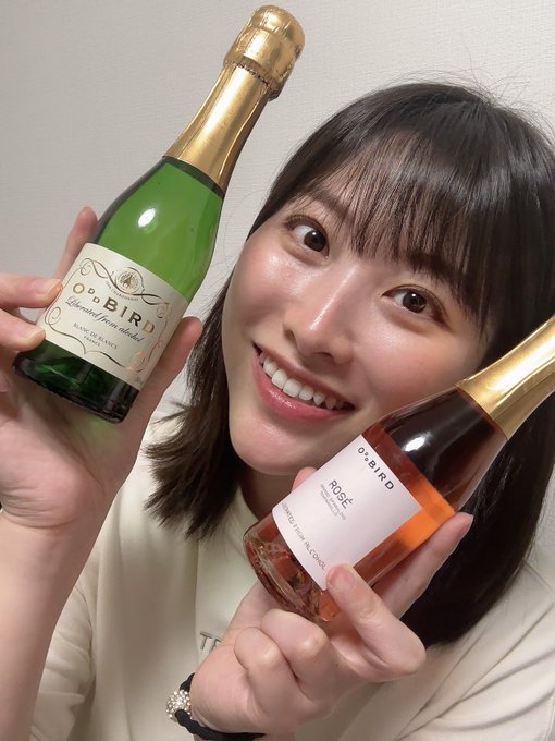 この時間でも心置きなく飲める #ノンアルコールワイン お酒は止めておこう&hellip;って時にピッタリ！美味しいからリピっている😆✨️200mlで丁度よく飲み切れるからおすすめ！Oddbirdのは脱アルコール製法だから本物の味に近くて有名レストランにも置いてあるのよー  https://t<a href="/tag/%E3%83%8E%E3%83%B3%E3%82%A2%E3%83%AB%E3%82%B3%E3%83%BC%E3%83%AB%E3%83%AF%E3%82%A4%E3%83%B3"class="tags">#ノンアルコールワイン</a>