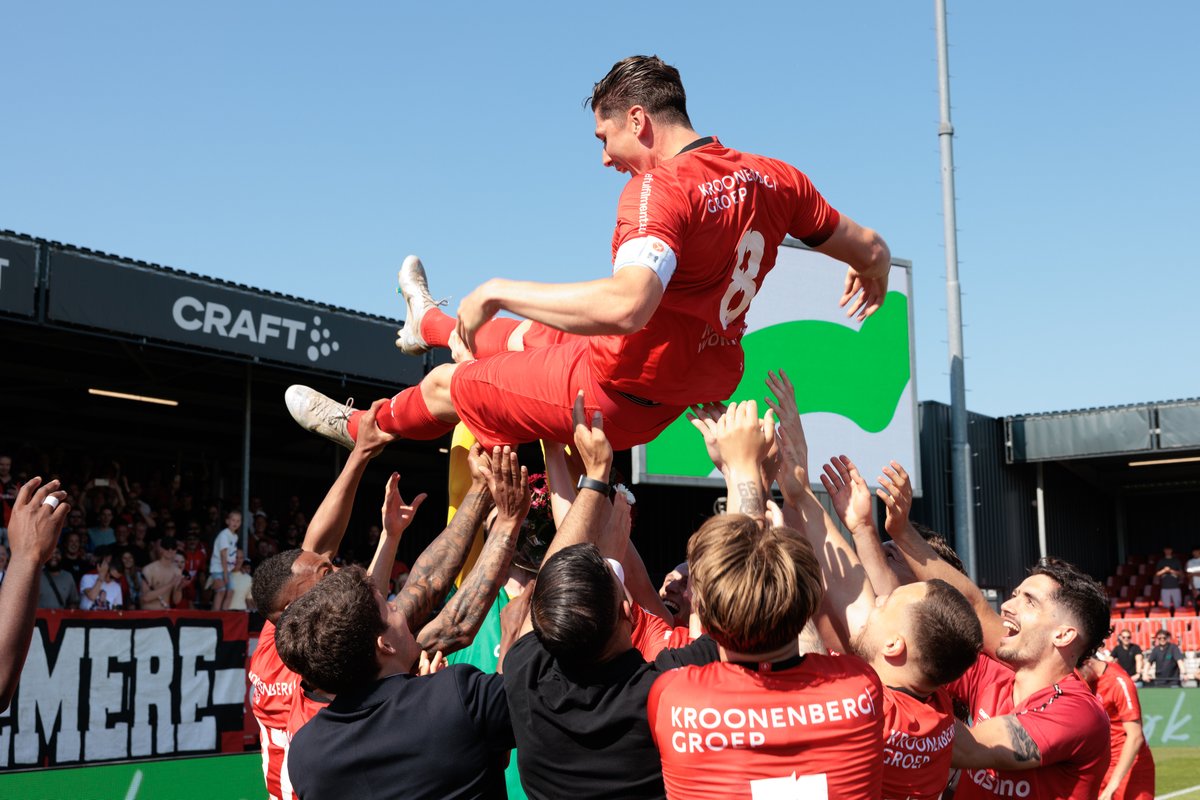 Almere City FC tweet media