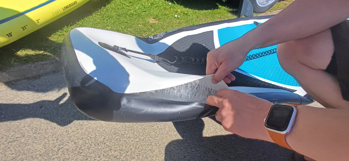 Neeyyaal's tweet photo. @HIKS_SUP Hi @HIKS_SUP what's the warranty period on your paddle boards? At least it happened before I was on the water, but 3rd ever time used &amp; always stored properly, so not what I expected from Hiks? https://t.co/p4urRgyknV