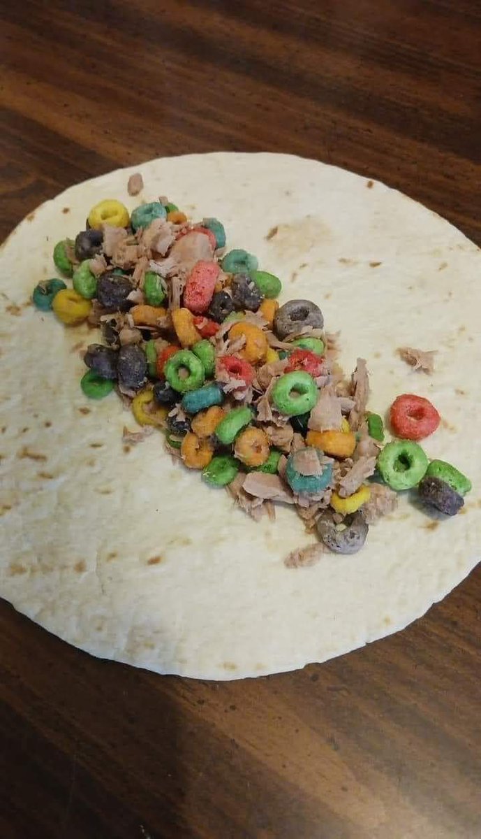 AndrwLil's tweet photo. Le dije a mi ruka échame unos burritos de lo que sea
Y se pasó de v..ga 🥲 https://t.co/moOd9D7wo0