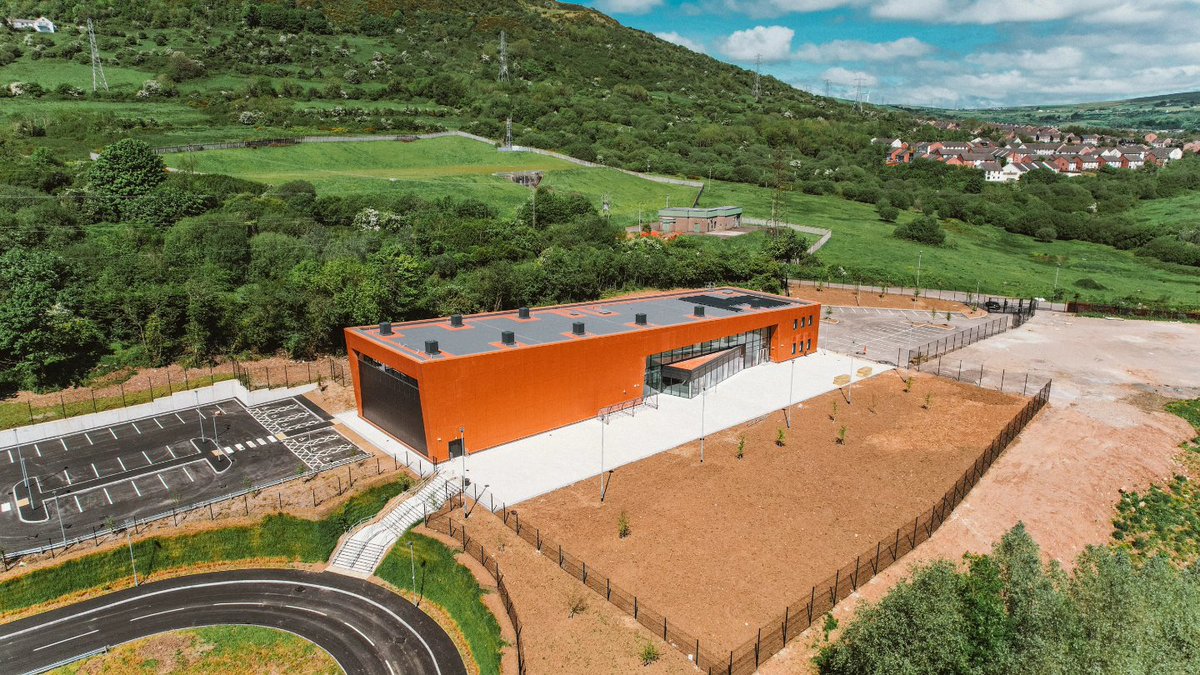 Virtual Towns (@virtual_towns) on Twitter photo Black Mountain Shared Space Project new build. We're looking forward to getting a look inside.
<a href="/BLACKMOUNTAINSS/">BMSSP</a> <a href="/fieldsofturf/">Seamus Corr</a> <a href="/belfastcc/">Belfast City Council</a>
#bmssp #DronePhotography
✌️🕊⛰️ Black Mountain Shared Space Project new build. We're looking forward to getting a look inside.
<a href="/BLACKMOUNTAINSS/">BMSSP</a> <a href="/fieldsofturf/">Seamus Corr</a> <a href="/belfastcc/">Belfast City Council</a>
#bmssp #DronePhotography
✌️🕊⛰️