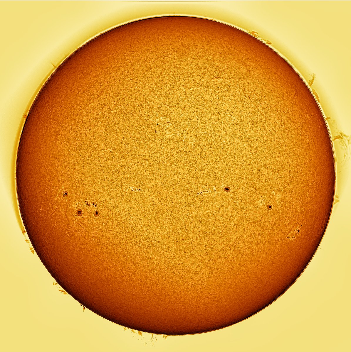 Sunday's Sun in Ha. Lots of activity on and around it today. @MoonHourSocial #astronomy #astrophotography @ThePhotoHour