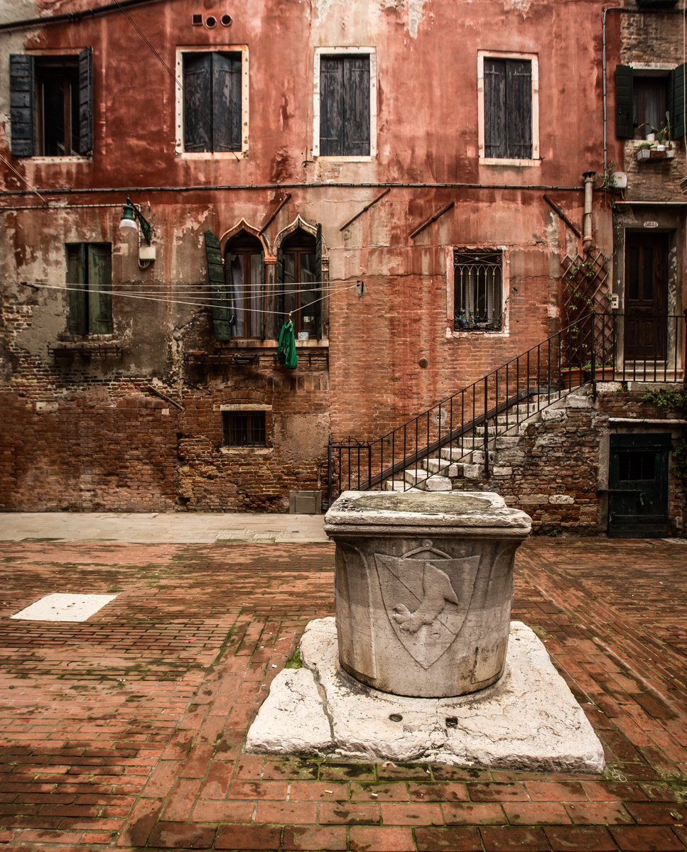 Backstreets…#photography #Venezia #Venice #Italia #Italy #travel #Venise