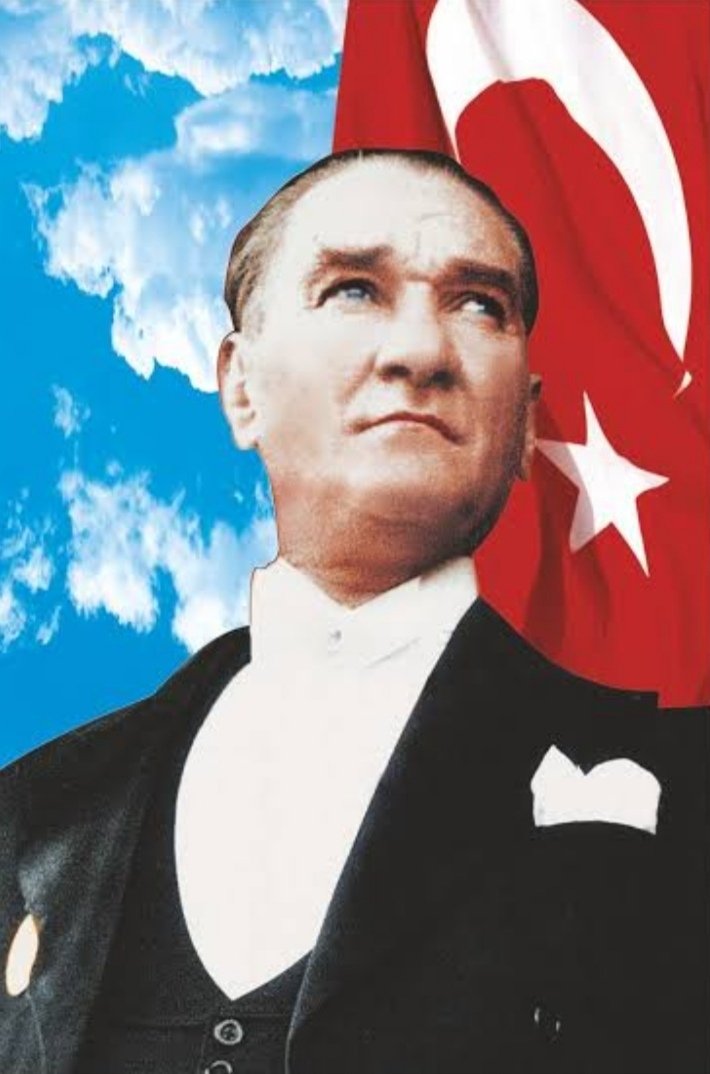 19 Mayıs sadece bir tarih değildir, özgürlük, vatan aşkı, bağımsızlık ruhudur. O yüzden hiç yaşlanmaz. 19 ruhu taşıyan herkesin bayramı kutlu olsun.  🇹🇷🇹🇷🇹🇷💙