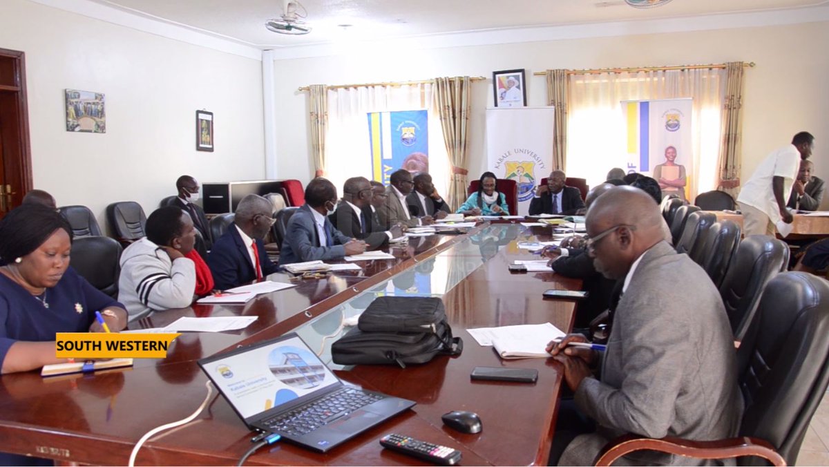 Heads of teacher training and medical training institutions in Southwestern Uganda have recommended to the government to address critical challenges of inadequate infrastructure, insufficient teaching staff, and poor accommodation.
Link: youtu.be/pKnz1btykU4
#UBCNews