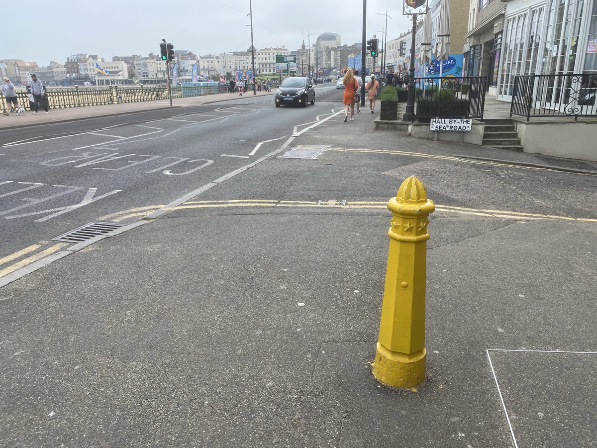 Shoutout to Thanet council for providing free street lemon squeezers #Margate