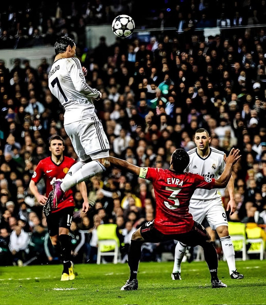 Cristiano Ronaldo defying the laws of physics ( A THREAD )
