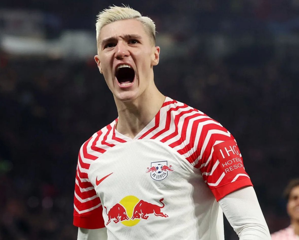 🚨🇸🇮 EXCLUSIVE: RB Leipzig have made contact with Benjamin Šeško’s agent in recent days to offer new lucrative contract. Several top clubs want Šeško this summer, especially from PL. 🏴󠁧󠁢󠁥󠁮󠁧󠁿 Leipzig offer new deal and key-player project to stay for one more year. Up to Šeško. 👀