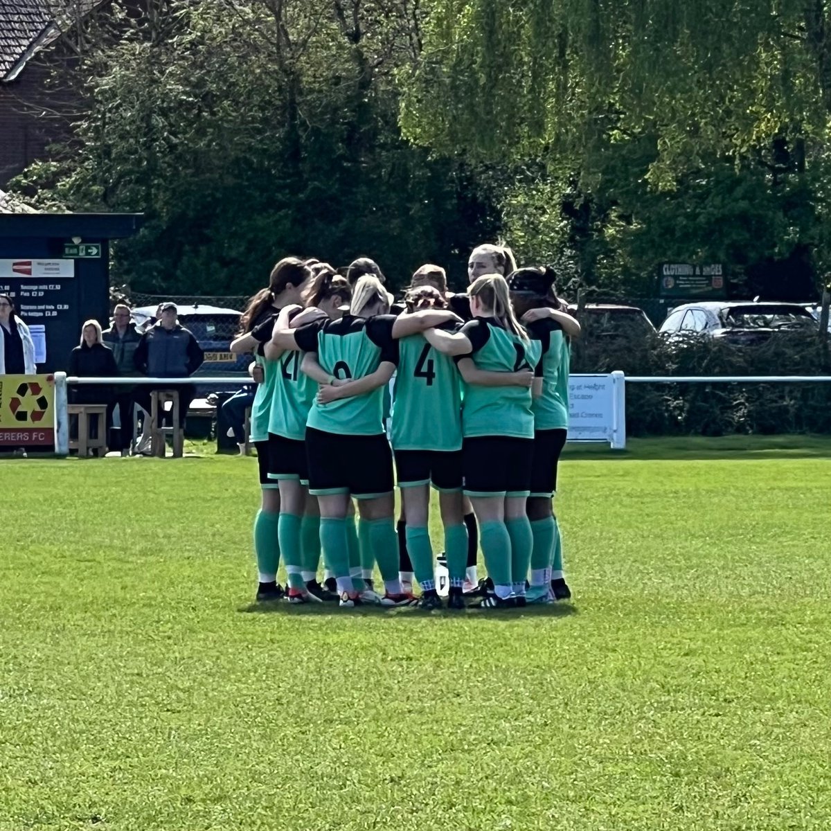 We await the results from today’s match between @DH_Women and @MulbartonLadies to see if we get promotion….the odds are not in our favour, even if mulbarton win we are behind on goal difference by 4…but.. you never know… #uptheharps #oneteamonetown🟡🟢🦌 #womensfootball