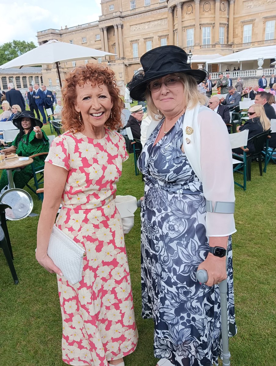 42issy's tweet image. Fab weekend 
Thank you to all from:  @thenotforgotten @unionjackclub #buckinghampalace #mamamiatheparty 
After some very stressful weeks it was so nice to enjoy a weekend, so needed! ❤️❤️#mentalwellbieng 
#ptsd 
#neurological