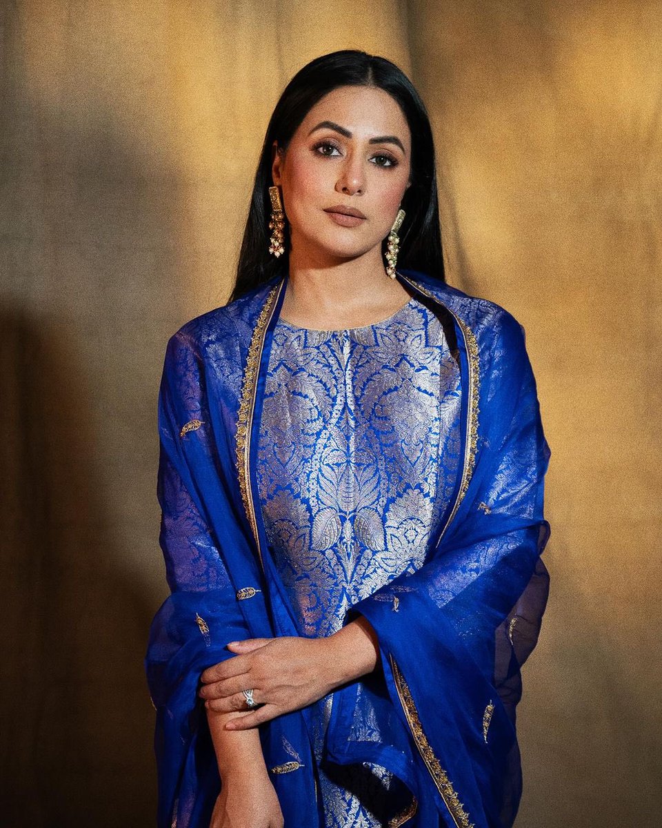 .@eyehinakhan in traditionals is such a beauty!💙 #HinaKhan #Actress #EthnicOOTD