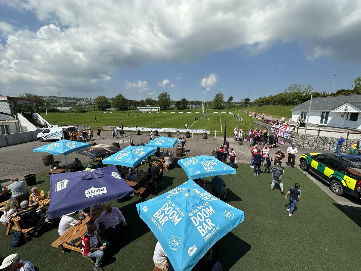 Glorious day in Penryn where <a href="/CornwallRLFC/">Cornwall RLFC</a> take on <a href="/Roughyeds/">Oldham RLFC</a> in about half an hour.