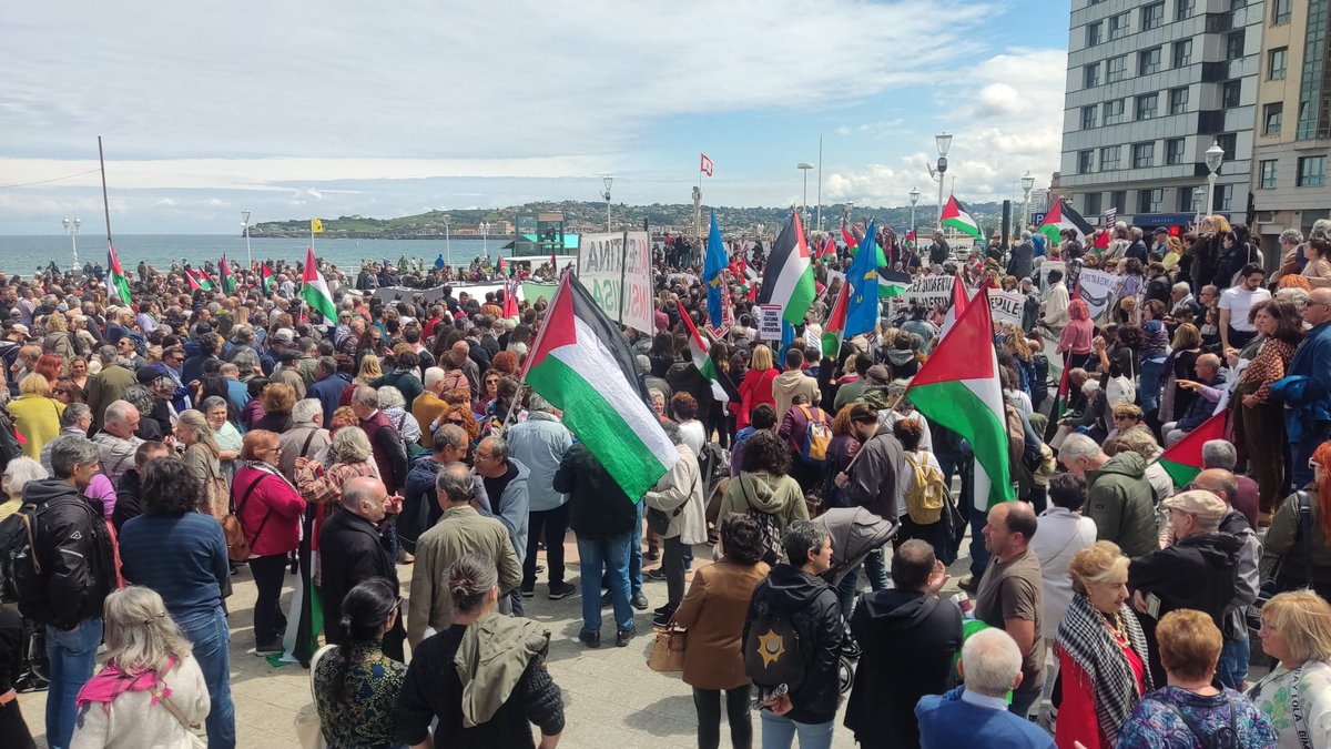 En Xixón, sofitando la causa del pueblu palestín escontra'l xenocidiu d'Israel. 🍉