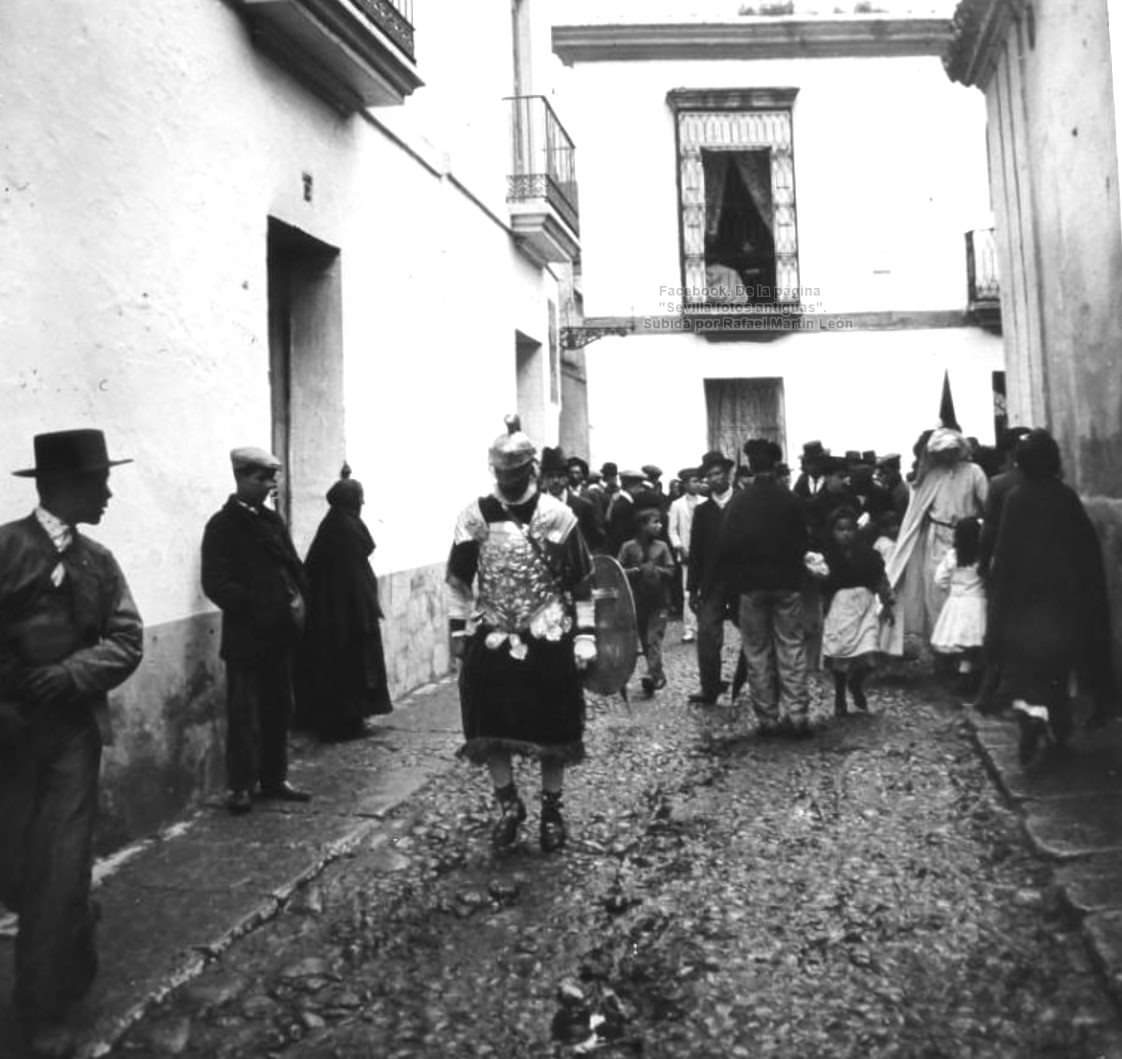 mst1953's tweet photo. #Capitán
#Armaos
#NosotrosALoNuestro
#DeMacarenasManeras https://t.co/cXTrWTlMMN