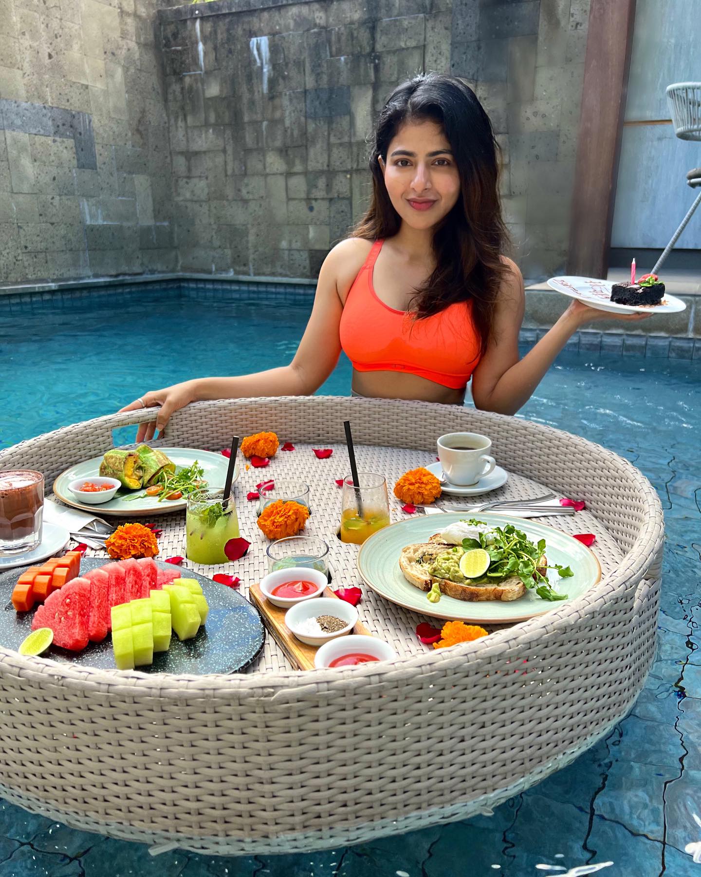 GN8HRSNbQAAEzqi?format=jpg&name=large