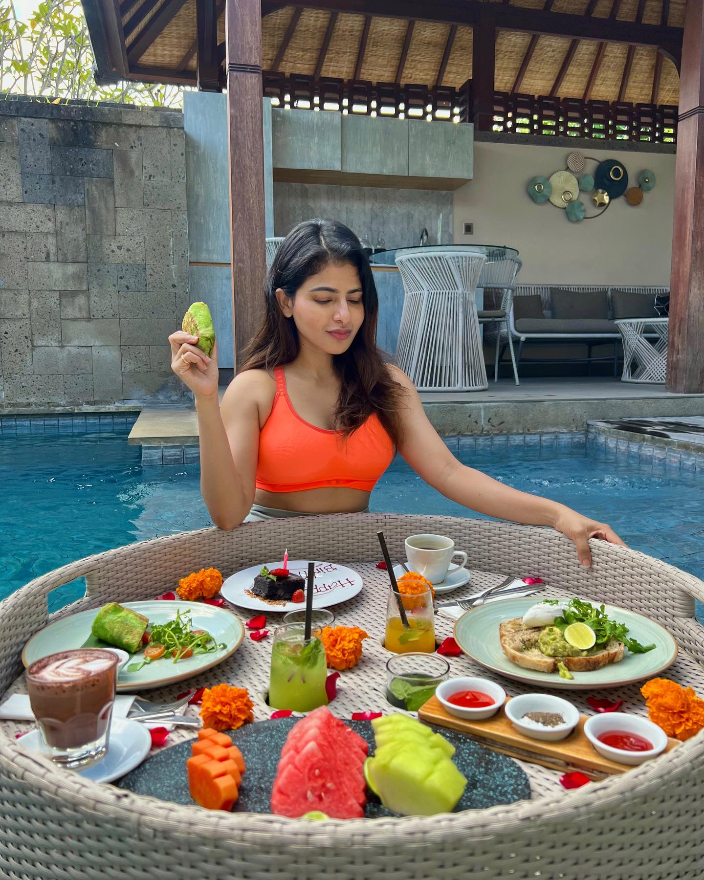 GN8HRU0akAAF926?format=jpg&name=large