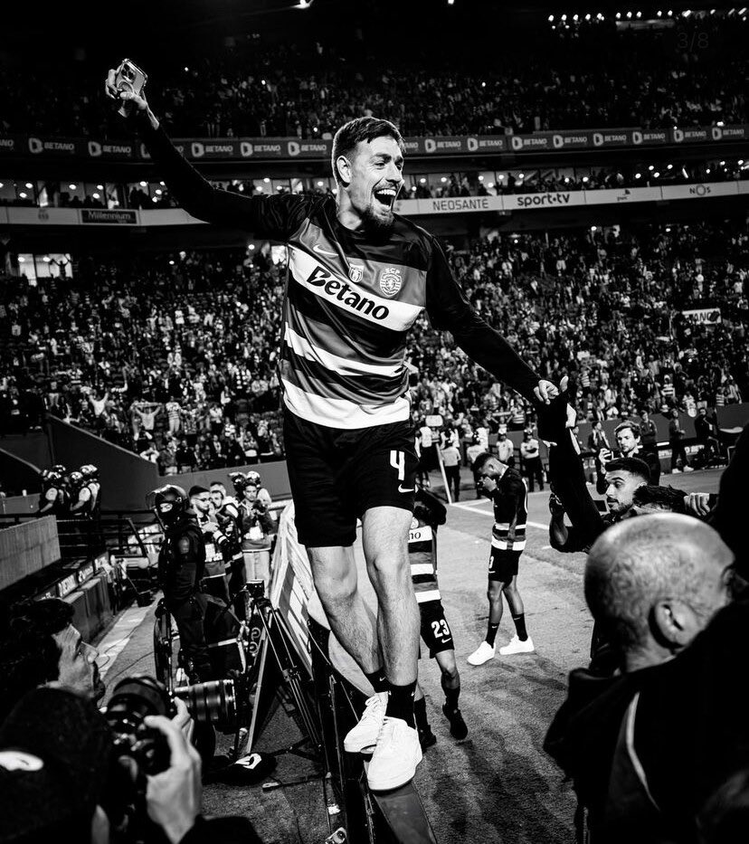 1790Maria's tweet image. Zero ídolos, nada…
Este é O nosso ídolo