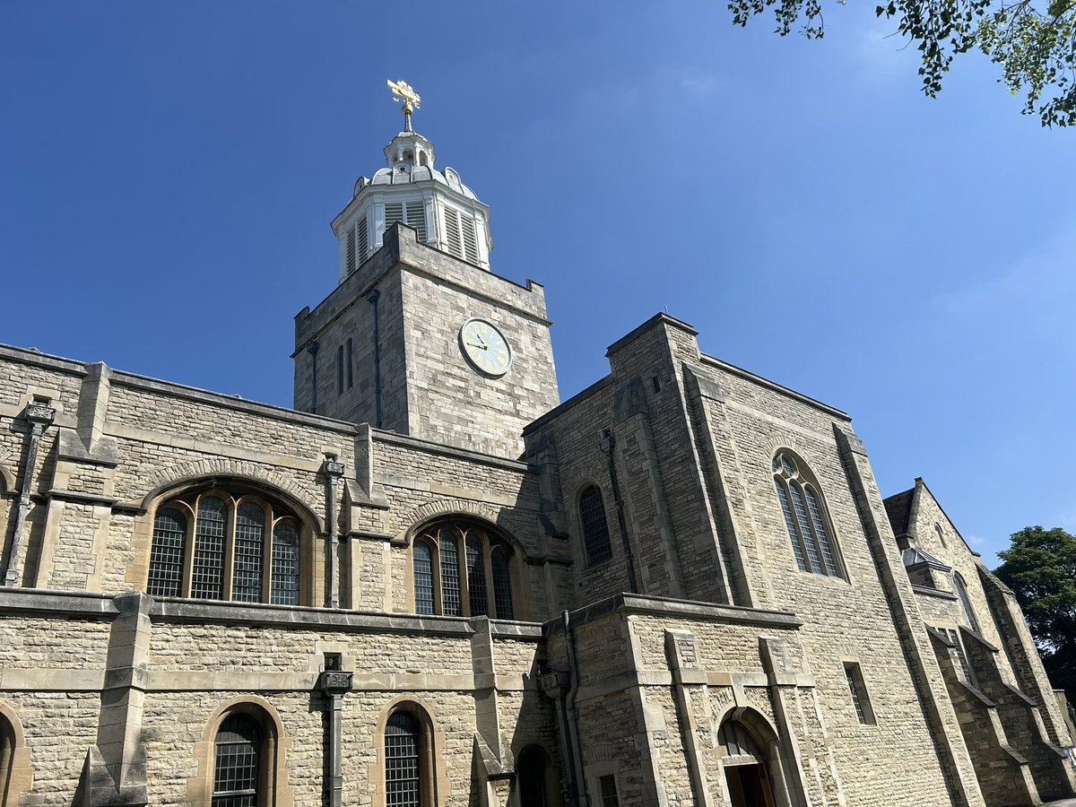 Honoured to represent @MaryRoseMuseum today at the City Service Eucharist @PortsmouthCath @portsmouthtoday this service gets better and better each year. Today we had music from Hans Zimmer and prayers in 🇨🇳 🇫🇷 🇰🇷 🇭🇺 🇲🇾 🇩🇪 🇵🇱 🇬🇧 I also got to finally congratulate new Lord Mayor