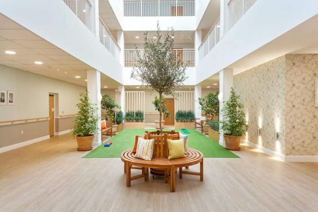 I love a scroll through @Zoopla. Imagine my surprise to see that Poundbury has recreated HMP Slade, minus the cargo netting (and hopefully, Mr McKay). Porridge –with pot plants!🤣
#propertysundays