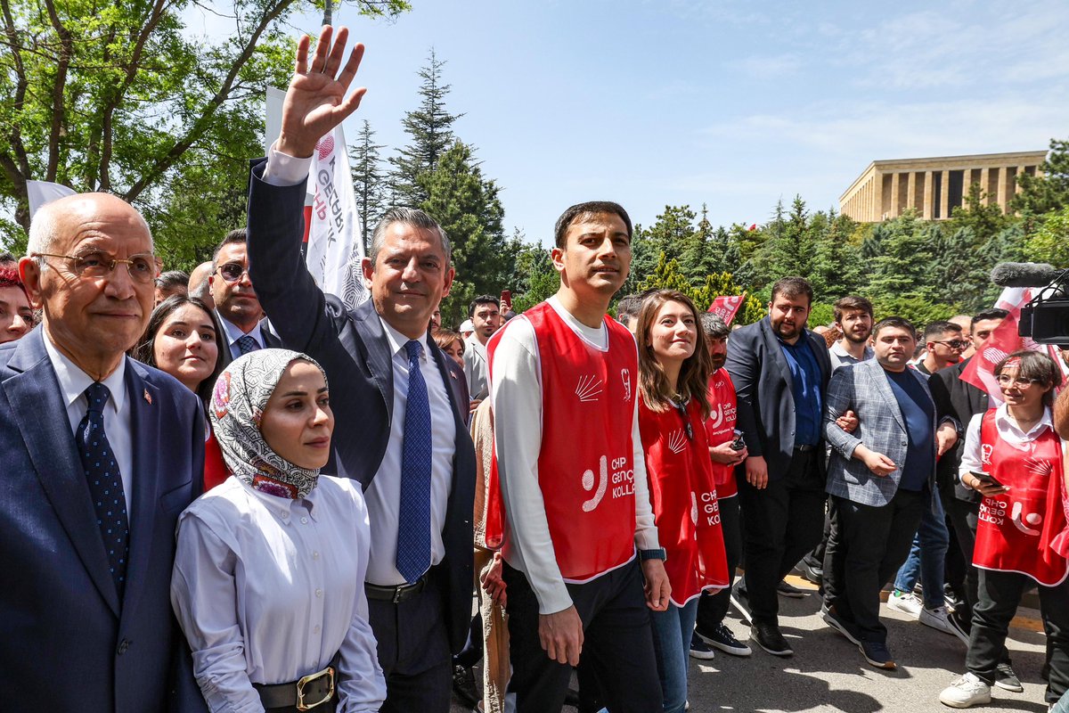 Türkiye’nin her ilinden gelen onbinlerce gençle Anıtkabir’e yürüdük. Bayramımız kutlu olsun. CHP gençliği ilelebet izinde Atam🇹🇷 #19Mayıs
