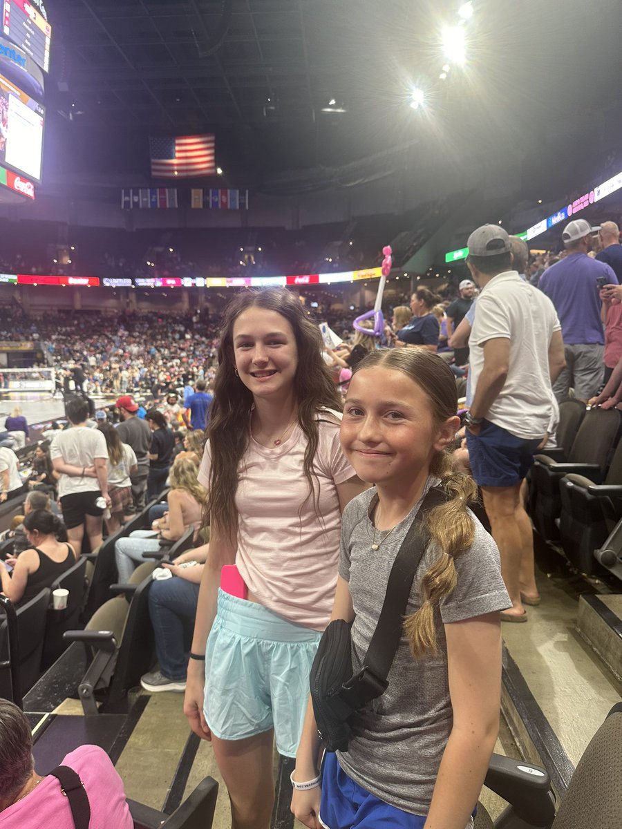 AngieGraham1616's tweet image. Match for a million! Let’s Go Supernovas 🏐🩵🩷@OmahaSupernovas #matchforamillion