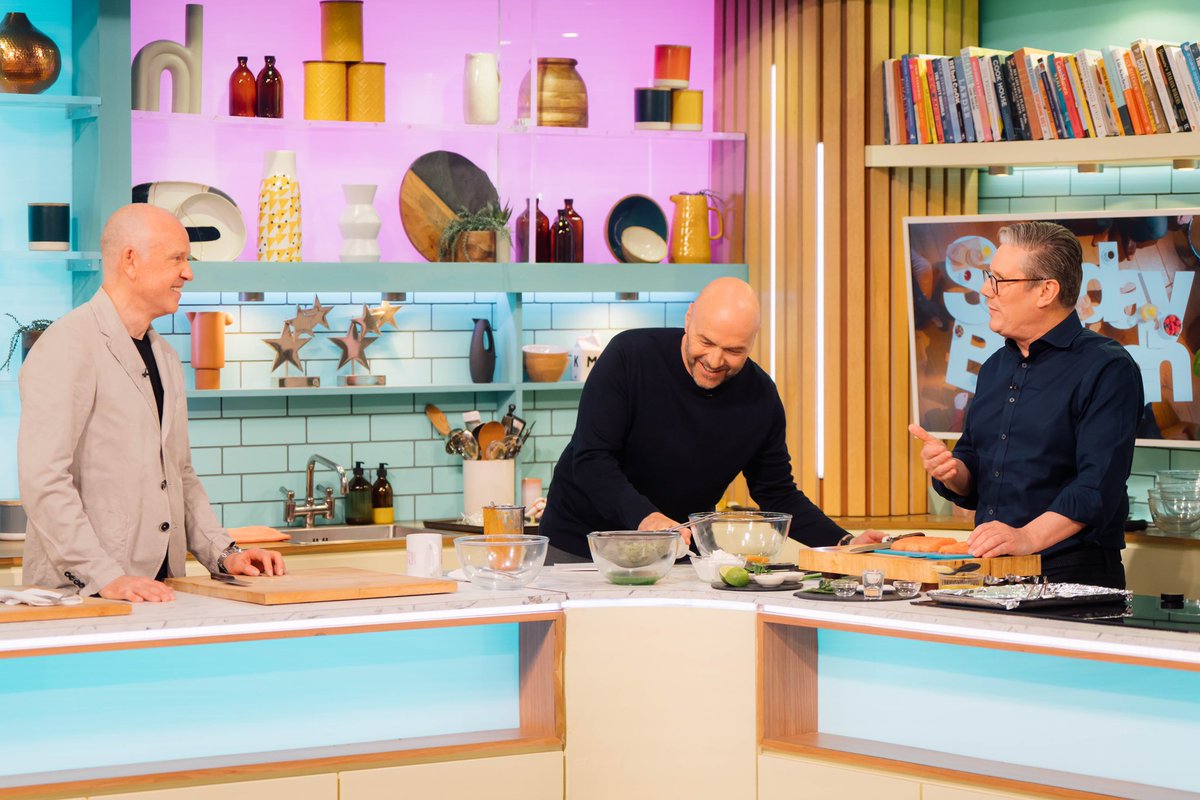 Not my normal Sunday morning interview… A pleasure to share the story behind my tandoori salmon recipe with Tim and Simon on @SundayBrunchC4 before heading to the Emirates this afternoon.
