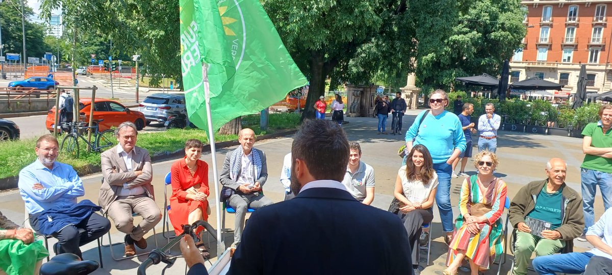 Europa Verde - Verdi (@europaverde_it) on Twitter photo 🟢🔴Il #CoraggiodiOsare a #Milano!
Con <a href="/ignaziomarino/">Ignazio Marino</a>, <a href="/BenniScuderi/">Benedetta Scuderi</a>, Erica Innisi, Stefano Apuzzo e Giovanni Mori, <a href="/AngeloBonelli1/">Angelo Bonelli</a> , l’assessora all’ambiente e al verde di Milano <a href="/Grandi_VERDI_IT/">Elena Grandi</a> e il deputato <a href="/DevisDori/">Devis Dori</a>.
#europee2024 🟢🔴Il #CoraggiodiOsare a #Milano!
Con <a href="/ignaziomarino/">Ignazio Marino</a>, <a href="/BenniScuderi/">Benedetta Scuderi</a>, Erica Innisi, Stefano Apuzzo e Giovanni Mori, <a href="/AngeloBonelli1/">Angelo Bonelli</a> , l’assessora all’ambiente e al verde di Milano <a href="/Grandi_VERDI_IT/">Elena Grandi</a> e il deputato <a href="/DevisDori/">Devis Dori</a>.
#europee2024