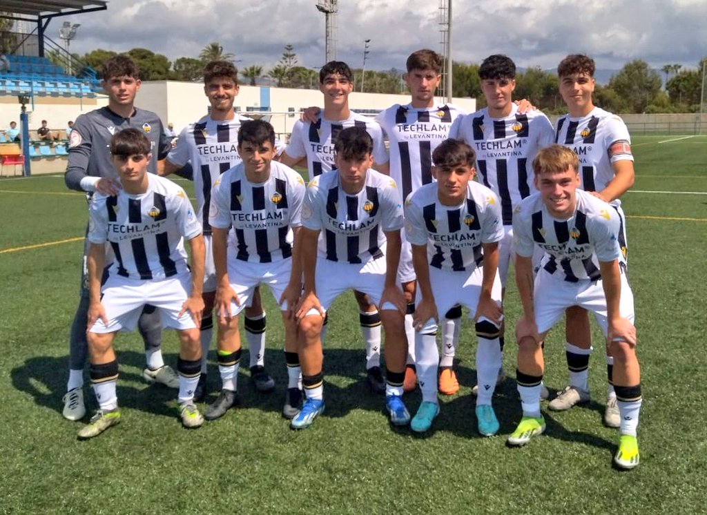 Final en el Javier Marquina. El 𝐉𝐮𝐯𝐞𝐧𝐢𝐥 𝐀 del @cdcastellon se queda cerca de la victoria ante el Canet (2-2). Los orelluts dependen de sí mismos en la última jornada. #LigaNacional #PPO👂🏻