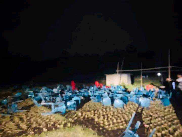 মাদারগঞ্জে (কাপ পিরিচ) এর সমর্থকদের উপর (দোয়াত কলম) সমর্থকদের হামলা