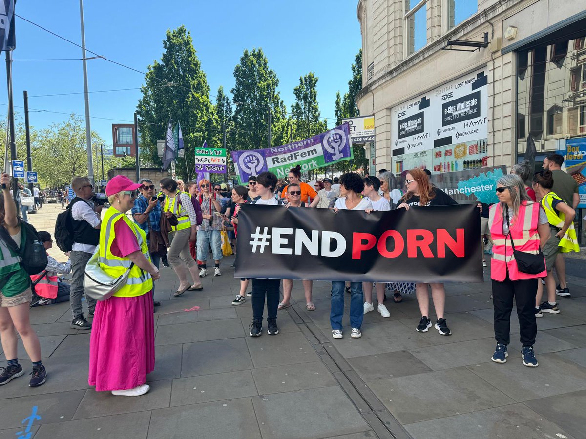 And there off. #ManchesterWomensMarch #EndPorn