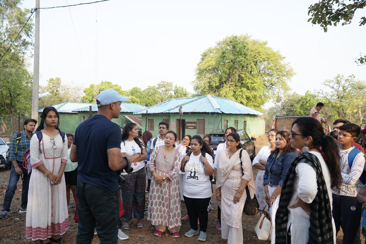 On Day 3 of the #Yoga & #WellnessRetreat in #Pachmarhi with #MPT&Sakshi The Divine Witness,participants met #tribal community&explored the #tribalculture of #DhanaPagara Village.They also meditated by the waterfall.The activities included Ayurvedic sessions,birdwatching & more.