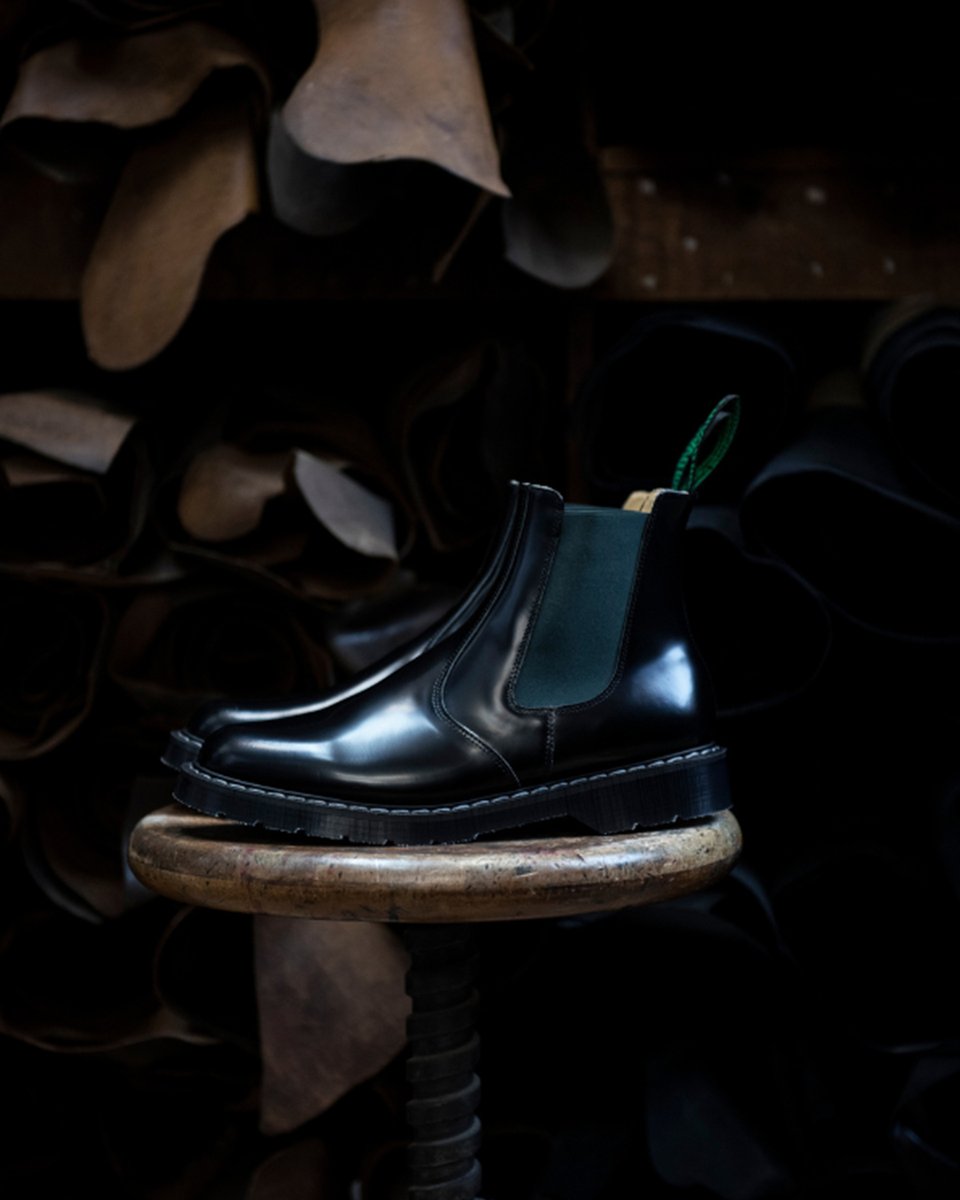Produced utilising our 493 last and employing traditional Goodyear Welted construction techniques, our Solovair Classic Collection Dealer Boots come in a variety of hues and leathers, including Burgundy Rub-Off, Black Greasy, and Gaucho Crazy Horse. l8r.it/IAjz
