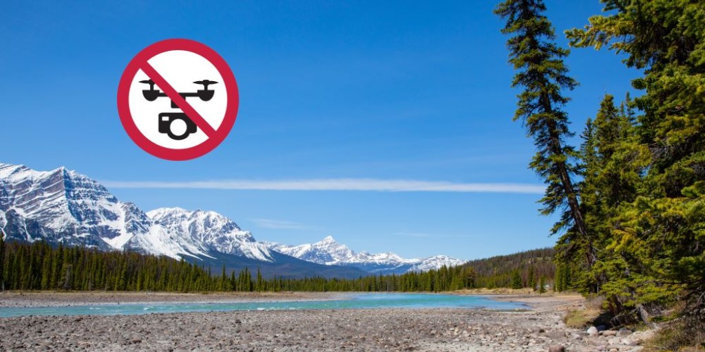 ⛔️ Recreational use of drones is NOT permitted in #JasperNP. This includes drone/UAV that are under 250 grams. Drones pose risks to visitors and disturb wildlife. Learn more on our website: bit.ly/3Nk5BjY