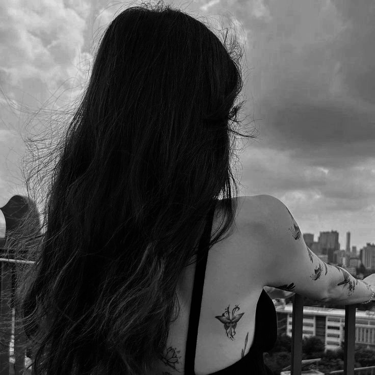 ᅠᅠ

Perhaps she ought to find some friends, as opposed to wandering amidst mindless thoughts, and yet wondering if there would be a suitable companion for herself. 

ᅠᅠ