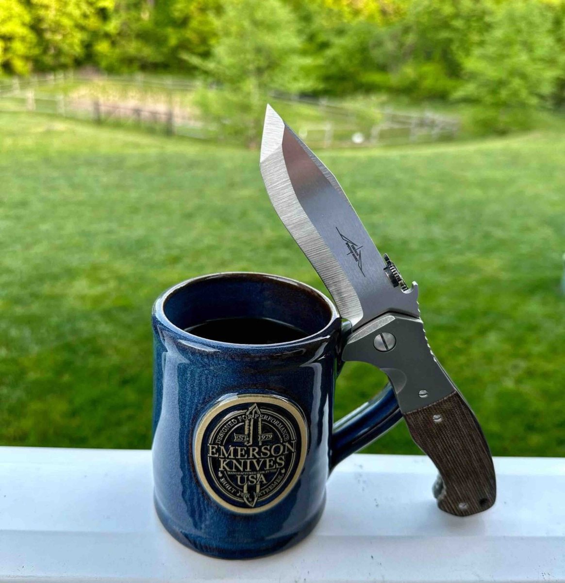 Have a great Sunday 😎 #Repost @charliejohnson133 ・・・ #emersonknivesinc #emersonhandground #emersongrinds #emersonknifeownersgroup #cqc15 #usninstagram #edcknife #blade #bladecommunity #knife #rule9 #emersoncoffeeroasters