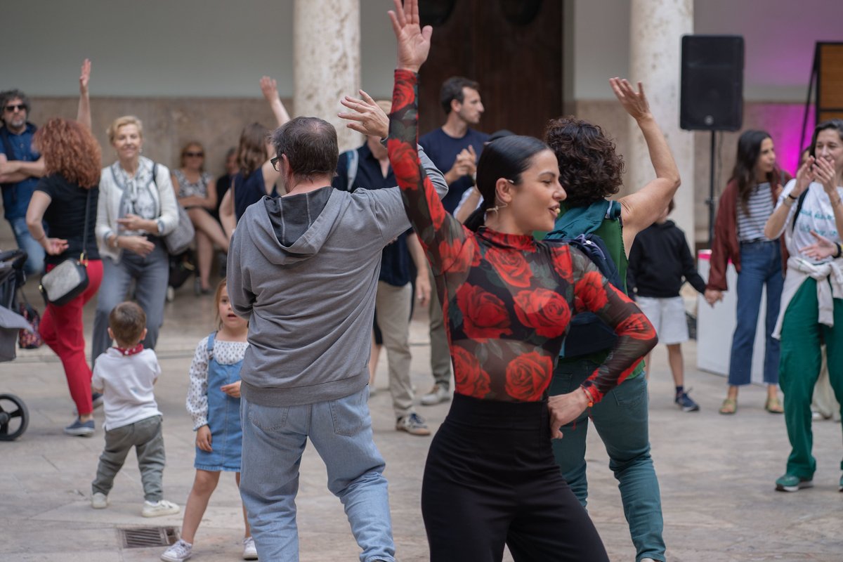 ¡Ayer despedimos la XIII edición del Festival #10Sentidos! Una celebración #PorLaCultura en la @LaNauuv para clausurar nuestra edición 2024 con un encuentro abierto, multidisciplinar y participativo que reunió música, danza y street art. Gracias por acompañarnos un año más 🩷