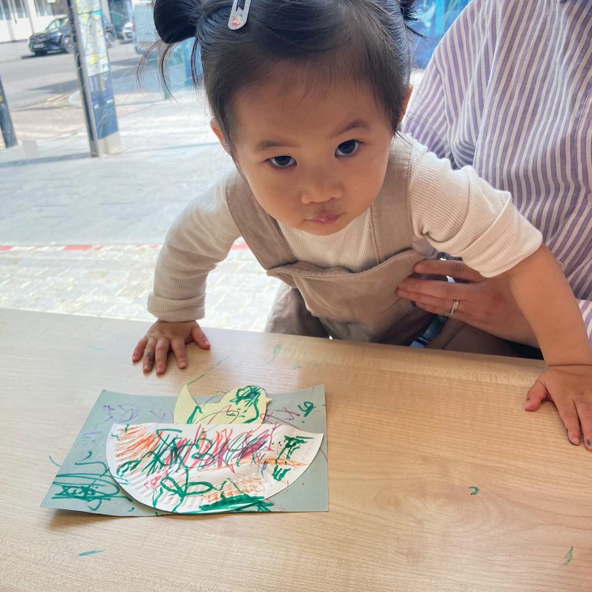 We had lots of fun at #WoolwichLibrary’s #MessyMorning on Friday! 🎨 We made chick nests using different colours and shapes! 🐣 Join the fun on Fridays from 10:30-11:30am, make some art, make friends + borrow books! 📚 #LoveYourLibrary