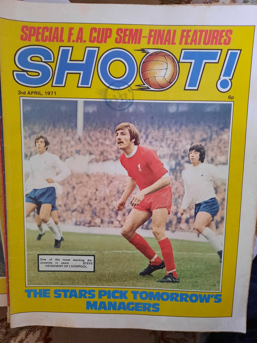 Going through my old comics collection. Steve Heighway got a lot of coverage in Shoot in the early 70s and deservedly so. One of the most talented players to represent Ireland. @eireguide #coybig @aslinndubh @johncreedon