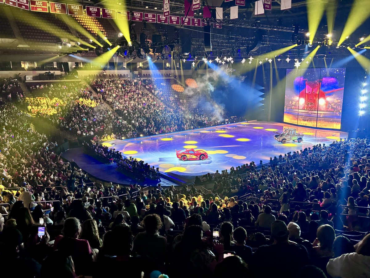 TODAY is your last chance to witness @DisneyOnIce: Magic in the Stars playing at Colonial Life Arena ✨ Showtimes: 1p & 5p 🎟️ >>> bit.ly/DOIcola